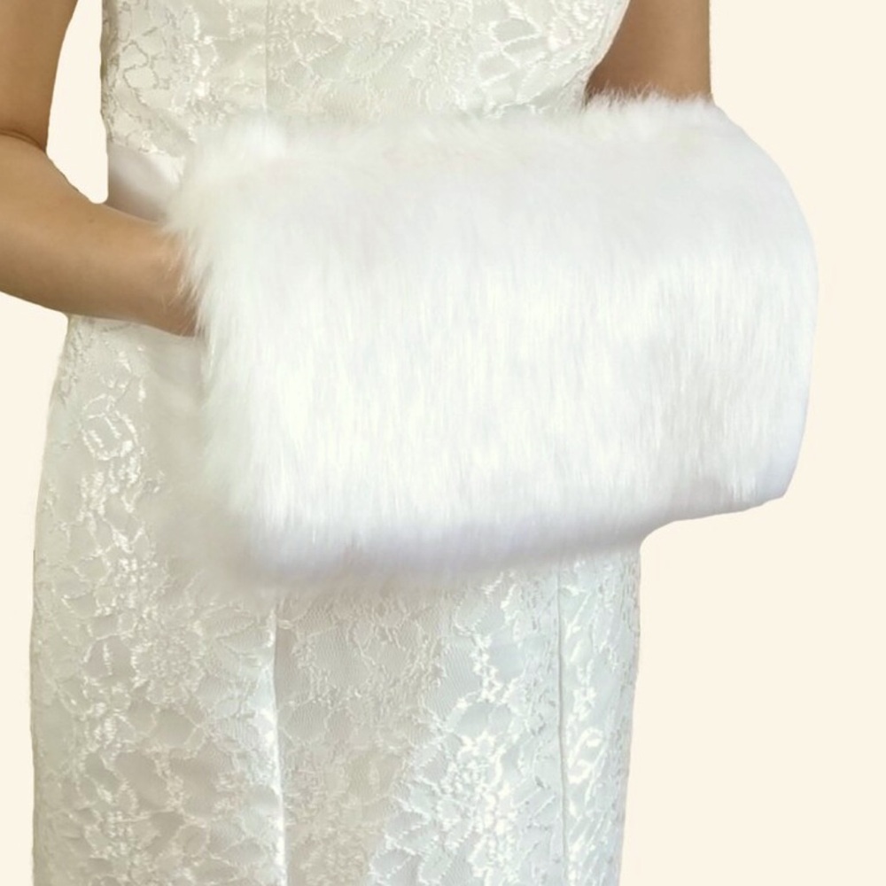 Classic Faux Fur Muff||Hand Warmer